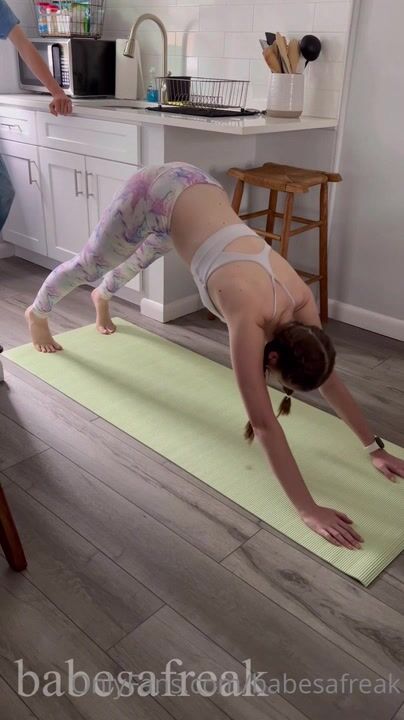 ManyVids Babesafreak Yoga Makes My Stepbrother Horny