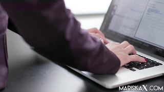 MariskaX Nikky Thorn Takes Joss Deep In Her Asshole LEWD