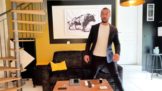 JacquieEtMichelTV Cat In Mini Plays It Quits PP