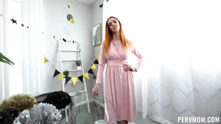 pervmom.24.12.30.jessica.aaren