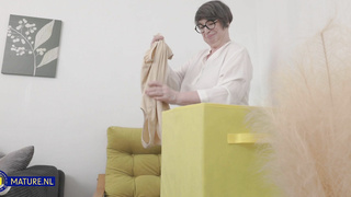 maturenl.25.01.05.sharon.amore.i.love.my.77.year.old.granny.landlord.xxx