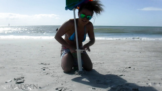 MeetMadden Umbrella Fail LEWD