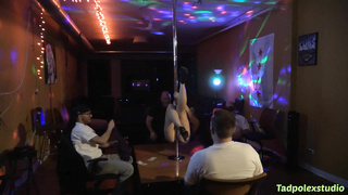 TadpolexStudio Vivian Lang In A Strip Club Gangbang FETiSH