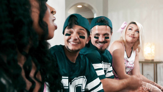 Touchdown Fuckdown (Leah Hayes & Robby Apples)