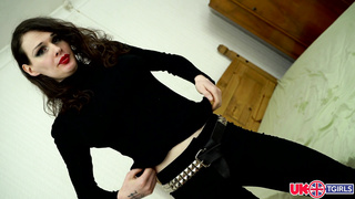 UK-TGirls Elle Dottir - Cum Dripping Elle!