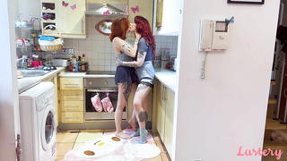 Lustery E Eva And Roo Tease For Two FETiSH