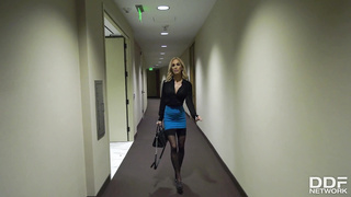 HandsOnHardcore Sarah Jessie Nailed By Boss Big Cock