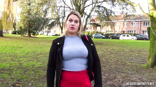 JacquieEtMichelTV Melinda Feels More Confident FRENCH