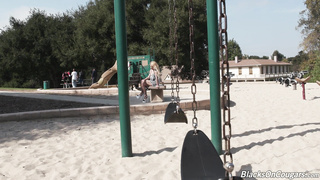 BlacksOnCougars Cindy Crawford