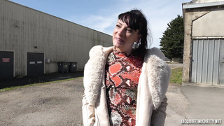 JacquieEtMichelTV Mia Barmaid In Luxembourg FRENCH