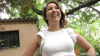 JacquieEtMichelTV Lexie Is Going All Out FRENCH