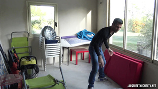 JacquieEtMichelTV Alicia Is Hng Fun FRENCH