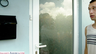 MyFriendsHotMom Victoria Lobov