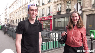 JacquieEtMichelTV Melanie Is Testing The Incredible Milk Acorn FRENCH