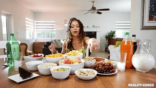 RKPrime Jeni Angel Jenis MukBanging