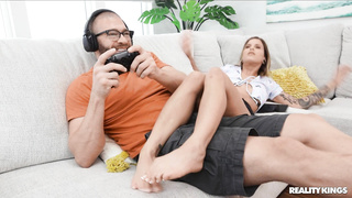 RKPrime Jesse Pony Dickstracting Her Gamer BF