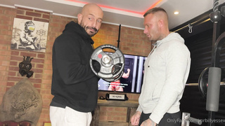 Billy Essex & Steve Barrett bare fuck in the home gym FHD1080