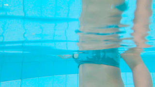 WatchBeauty Iris Lucky Playful By The Pool