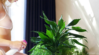 MetArt Oxana Chic Love Me