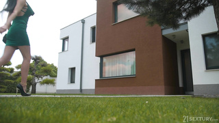 DPFanatics Sasha Rose The Eccentric Executive