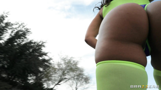 BigButtsLikeItBig Luna Star Rollerblader Takes It Up The Ass