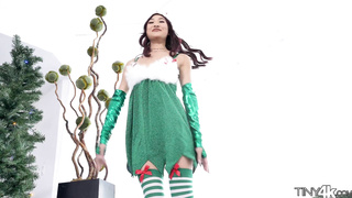 TinyK Mina Luxx Christmas Present