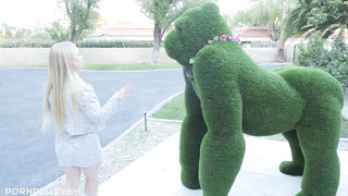 PropertyExploits Kylie Shay Unexpected Showing