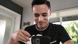 MomsBoyToy Lilly James No Batteries Necessary