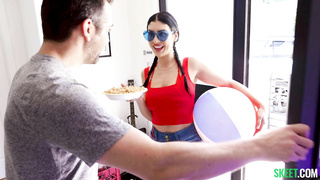 TeenCurves Queenie Sateen Curves Worth Remembering