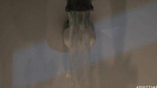 AdultTime Maya Woulfe And Leana Lovings