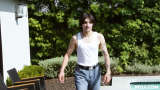 Milfty Alexis Malone Chores In The Nude