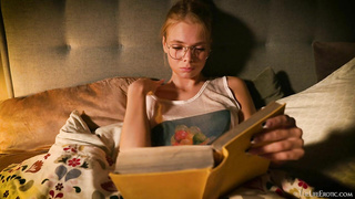 TheLifeErotic Luise Book Fetish